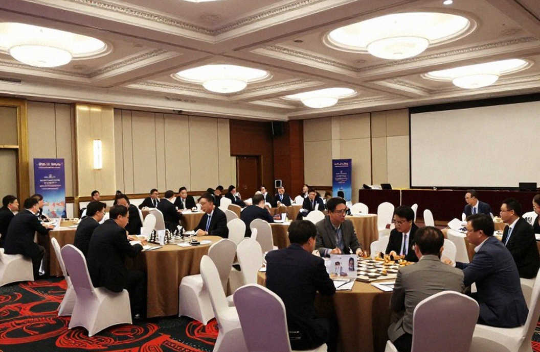 Woodward hạ Caruana, Lee nới rộng khoảng cách: Khi tiêu đề cờ vua đứng xa nội dung bài viết