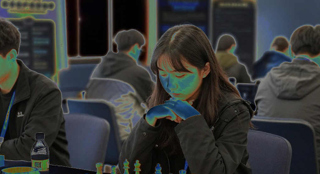 Nepomniachtchi bóp nghẹt Carlsen rồi vượt Sindarov bằng đồng hồ: đêm GCL 2026 không chọn nhà vô địch, chỉ chọn kịch bản