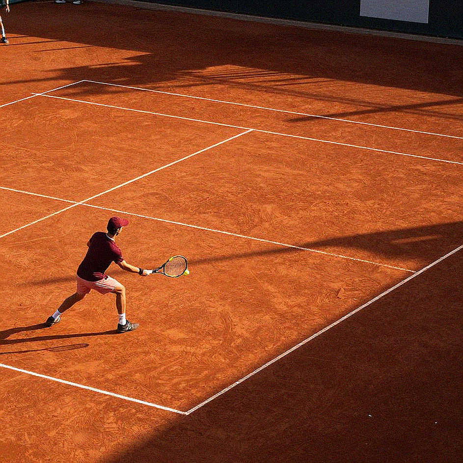 A Tennis Bulletin Carrying Oil Prices: The Flaw Sits in the Labelling Stage, Not on the Court
