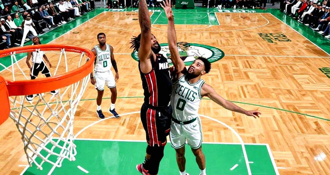 Cái bẫy của Ngưỡng Thuế Thứ Hai: Phoenix Suns và Bài Học về Xây Dựng Đội Hình trong Kỷ Nguyên Mới của NBA Cái bẫy của Ngưỡng Thuế Thứ Hai: Phoenix Suns và Bài Học về Xây Dựng Đội Hình trong Kỷ Nguyên Mới của NBA