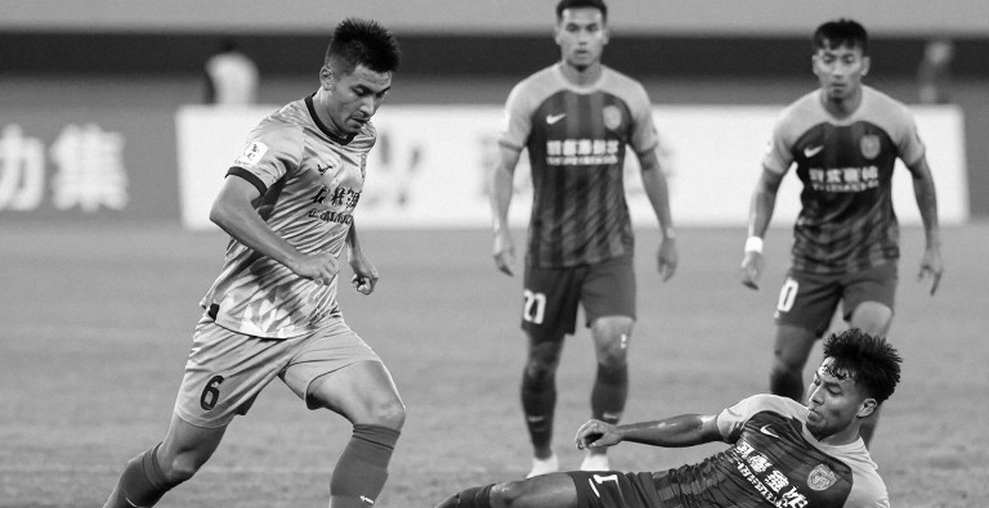 Nagatomo 40 tuổi và 45 phút: Khi giọt nước mắt trong phòng thay đồ che khuất một sự thật chiến thuật Nagatomo 40 tuổi và 45 phút: Khi giọt nước mắt trong phòng thay đồ che khuất một sự thật chiến thuật